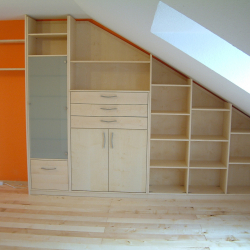 Einbauschrank in Ahorn