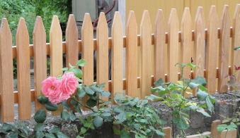 Fenster und Türen aus Massivholz, Zäune, Gartenmöbel