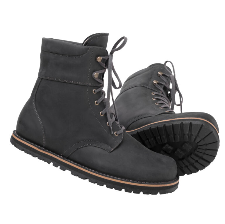 schwarzer niedriger Stiefel aus Wildleder