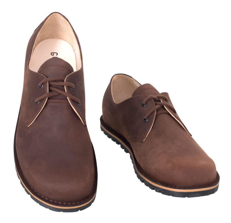 braune Halbschuhe aus Wildleder