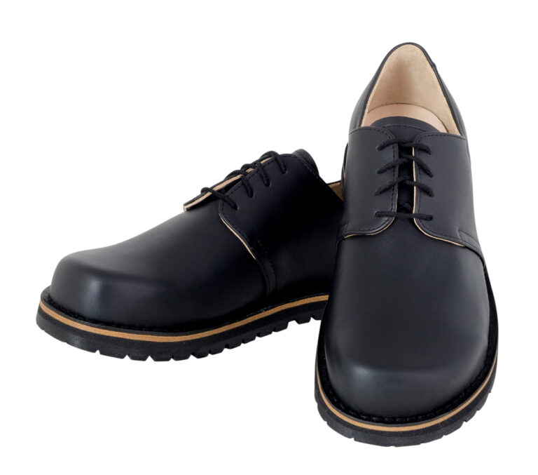 schwarze Halbschuhe aus Glattleder